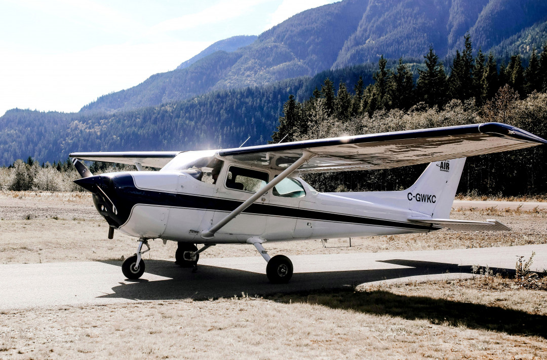 avion_ailes_hautes